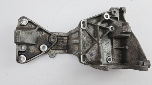 [30711904] Кришка двигателя Ford Kuga MK1 2.5 T 2010  30711904