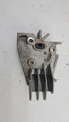 [8200771226] Кронштейн форсунки підігріву каталізатора Renault Clio 1.5 DCI Euro 5 2009-2012 8200771226