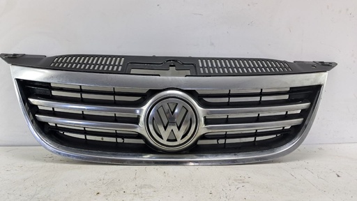 [5N0853653A] Решітка радіатора Volkswagen Tiguan 2012 5N0853653A