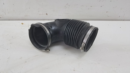 [13717521029] Патрубок воздушного фильтра BMW 530I X5 E70 X3 3.0i 2005 13717521029