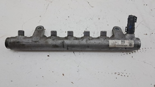 [03L130089A] Топливная рампа Audi A4 A6 Q5 2.0 TDI 03L130089A