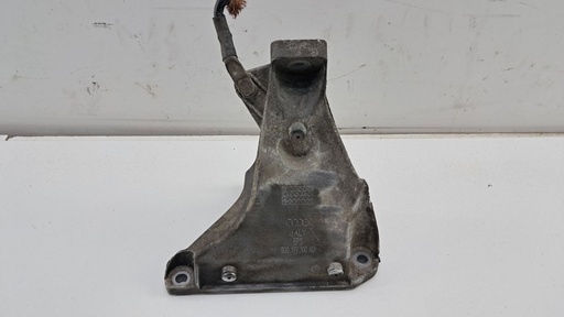 [8D0199308AB] Кронштейн двигателя правый Volkswagen Passat B5 1.9tdi 8D0199308AB