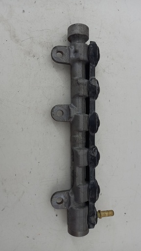 [8200942721] Паливна рампа Renault Trafic Laguna 2.0 dCI 8200942721