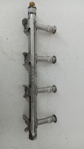 [03F133320C] Паливна рампа Volkswagen Golf 6 Caddy Skoda Rapid Yeti 1.2 TSI 03F133320C