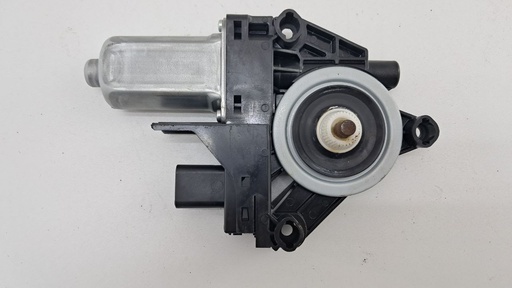 [931401104] Моторчик склопідйомника передній правий Jeep Cherokee 2015 931401104