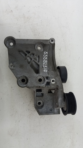 [55582510] Кронштейн компресора Opel Astra J 2.0 CRDI 2012 рр. 55582510