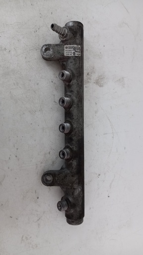 [03L089C] Топливная рампа Volkswagen Passat B6 Golf 6 2.0 TDI 2010 гг 03L089C