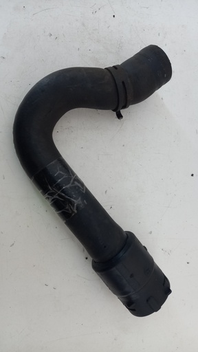 [8E0121101AA] Патрубок радиатора Audi A4 B7 2.0 TDI 2007 гг 8E0121101AA