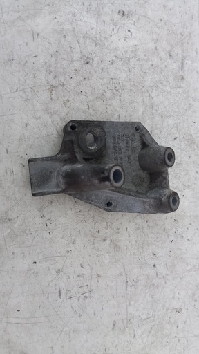 [06A903103B] Кронштейн Skoda Octavia 1.6 MPI 2010  06A903103B