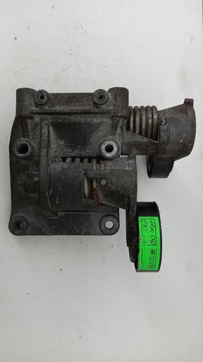 [8692808] Кронштейн компрессора Volvo V50 2.4i 2004-2007  8692808