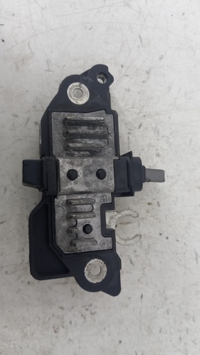 [235207] Регулятор генератора Mercedes W203 W208 2010  235207