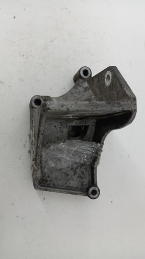 [8200783776] Кронштейн двигуна Renault Master 2.5 dCI 2010 рр. 8200783776