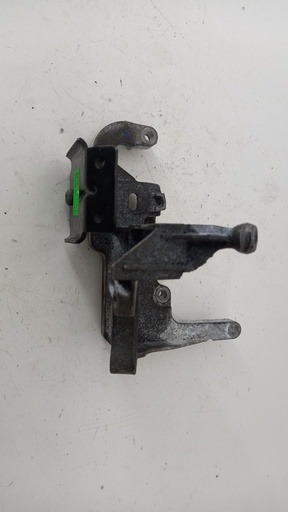 [AV6Q9B470BB] Кронштейн Volvo V50 Ford Focus 1.6 2004-2012  AV6Q9B470BB