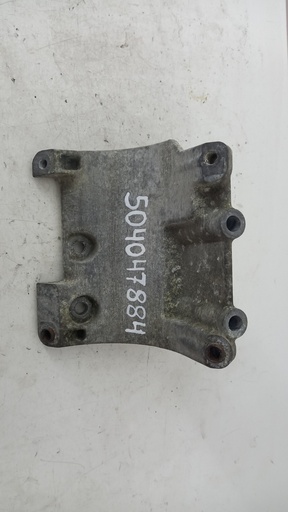 [504047884] Кронштейн компрессора Iveco Daily 3.0 2013  504047884