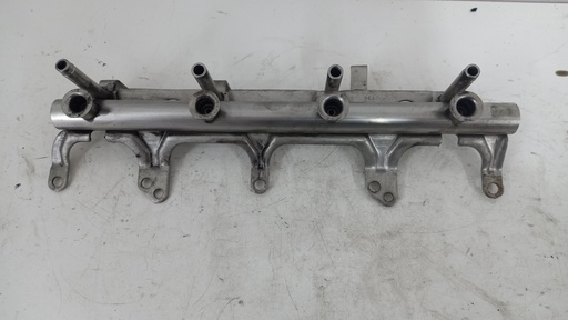 [06J133317G] Паливна рампа Volkswagen Passat B6 CC 1.8 TSI 2010 рр 06J133317G