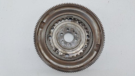 [03L105266DB] Маховик двигуна Volkswagen Golf 6 Audi A3 1.6 TDI 2013 рр 03L105266DB