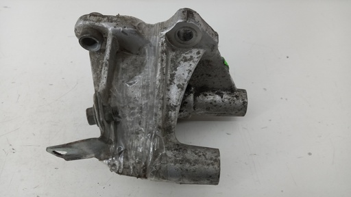 [8200193773] Кронштейн Renault Megane 1.9 dCI 2003-2009  8200193773