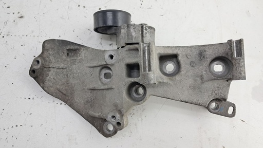 [8200669494] Кронштейн генератора Renault Kangoo 1.5 dCI 2012  8200669494