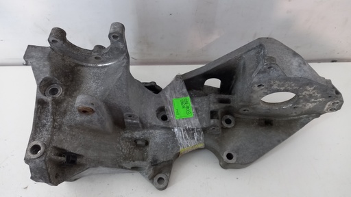 [03L903139H] Кронштейн генератора Audi A4 A8 A5 Q5 2.0 TDI 03L903139H