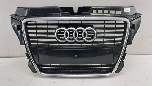 [8P0853651M] Решетка Audi A3 8P S3 2008-2012 8P0853651M