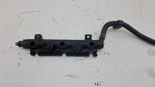 [03E133320A] Паливна рампа Volkswagen Polo 1.2i 2014 рр 03E133320A