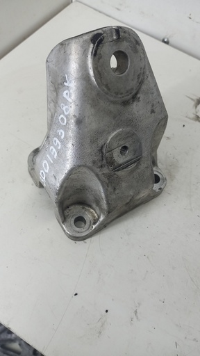 [3D0199308AK] Кронштейн двигуна правий Volkswagen Phaeton 3.0 TDI 2012 рр. 3D0199308AK