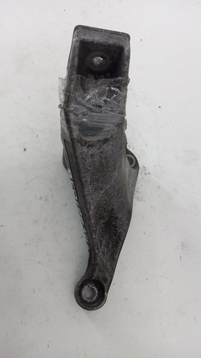 [8E0199307S] Кронштейн двигателя левый Audi A4 B7 2.0 TDI 2007  8E0199307S