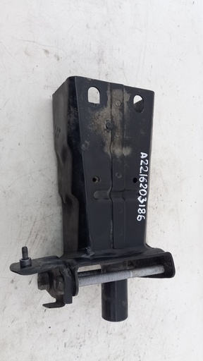 [A2216203186] Кронштейн підсилювача бампера Mercedes W221 2005-2013 A2216203186