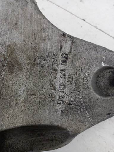 [8D0199308AG] Кронштейн двигателя Skoda Superb 1.9 TDI 2002-2008  8D0199308AG