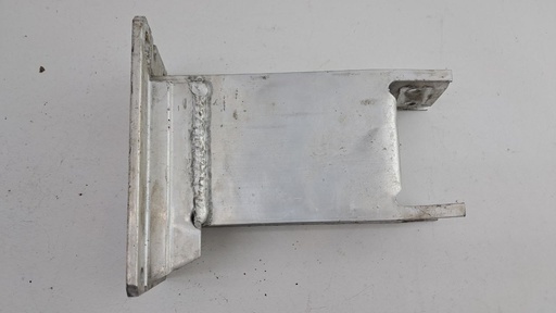 [8K0807133C] Кронштейн переднього бампера лівий Audi A5 2012 8K0807133C