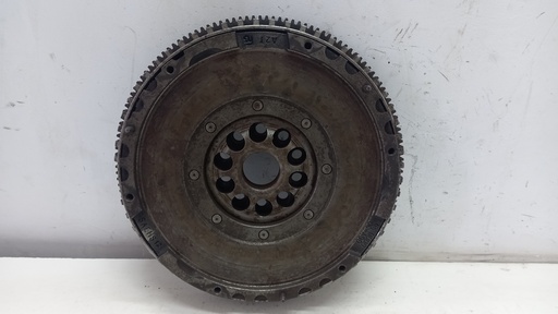 [GGV30000039] Маховик двигателя Ford Focus 1.6 TDCI 2004-2011 гг GGV30000039